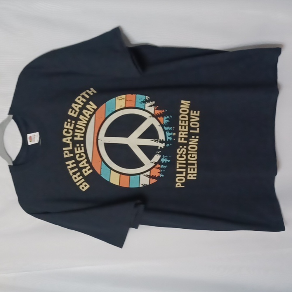 FRUIT OF THE LOOM Graphic Shory Sleeve Crew Neck T-Shirt. Size 2XL